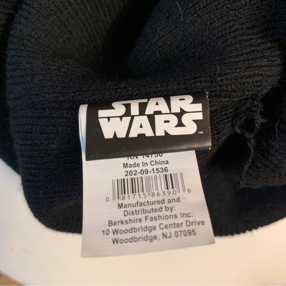 STAR WARS BERKSHIRE FASHIONS POM KNIT WINTER HAT BEANIE LucasFilm 100% Acrylic - Picture 3 of 4